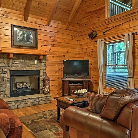 Pigeon Forge Cabin With Hot Tub, Grill And Pool Table! Villa Sevierville Buitenkant foto