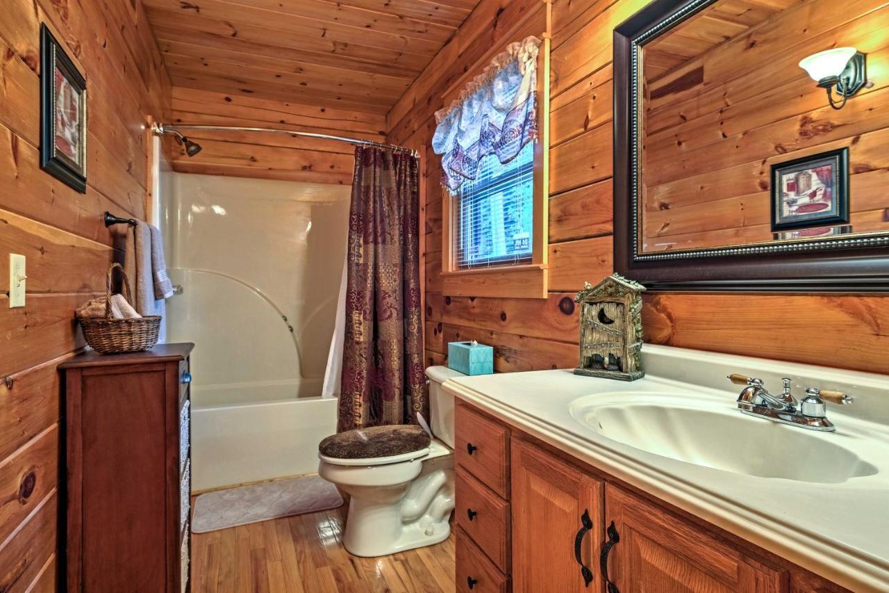 Pigeon Forge Cabin With Hot Tub, Grill And Pool Table! Villa Sevierville Buitenkant foto