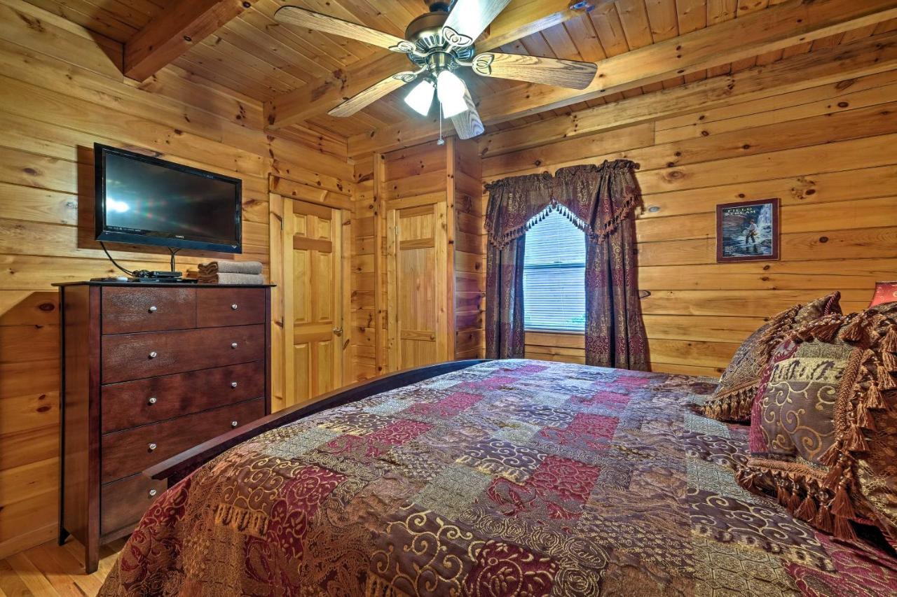 Pigeon Forge Cabin With Hot Tub, Grill And Pool Table! Villa Sevierville Buitenkant foto