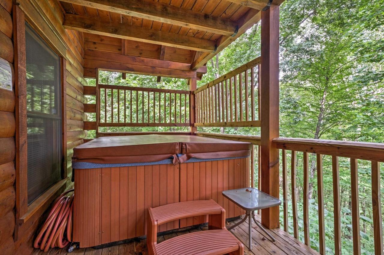 Pigeon Forge Cabin With Hot Tub, Grill And Pool Table! Villa Sevierville Buitenkant foto